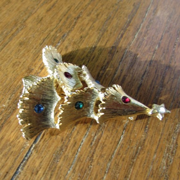 Vintage 1960s JJ (The Jonette Jewelry Company) Christmas Tree Pin - Picture 13 of 15